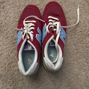 New Balance Women's Size 6 Burgundy and Tan Sneakers With A Touch Of Blue